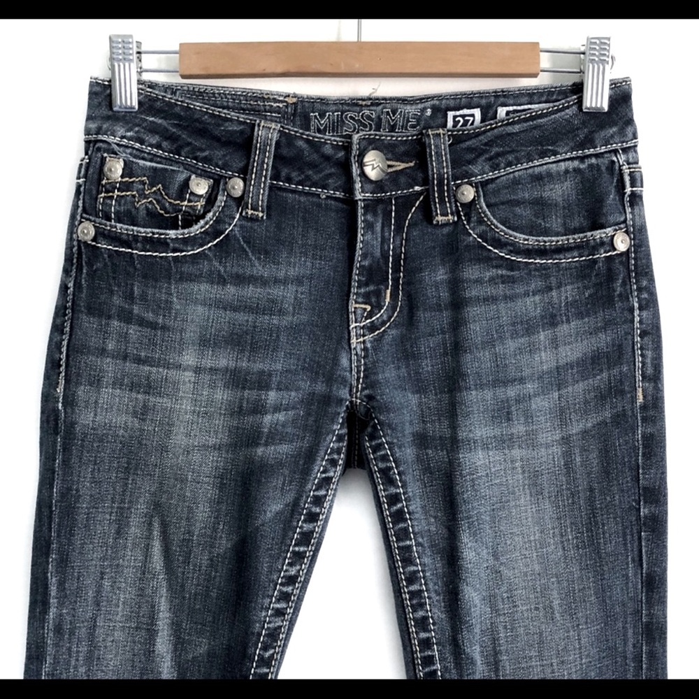 Miss Me Skinny Jeans Medium wash with white stitching size 27